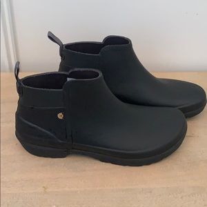 Bogs Flora Short Bootie